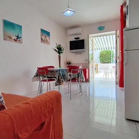 Prázdninový dům Villino Mare Fronte Spiaggia Torre Mozza